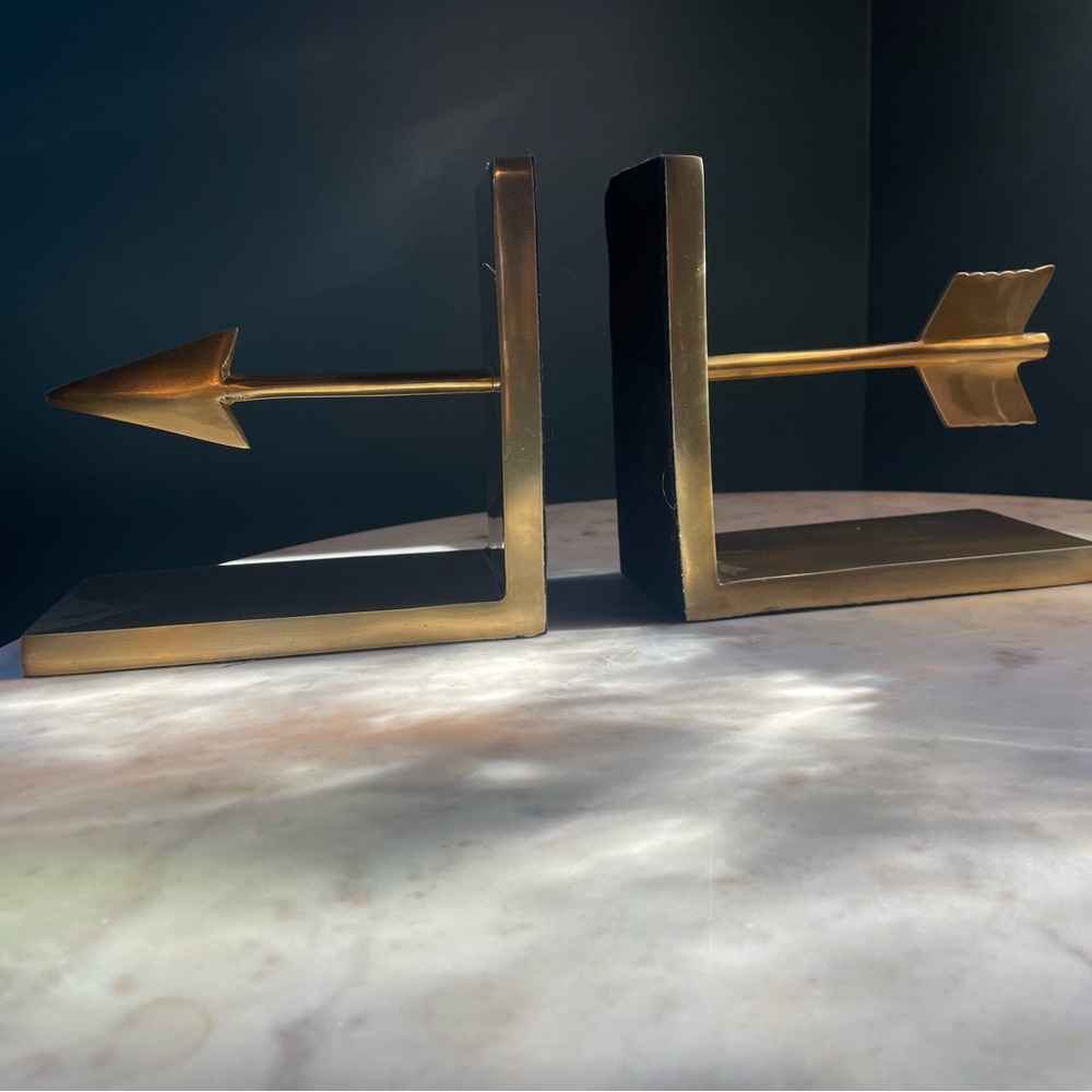 Pottery Barn Kids Emily & Merritt Gold Arrow Bookends - Picture 3 of 5